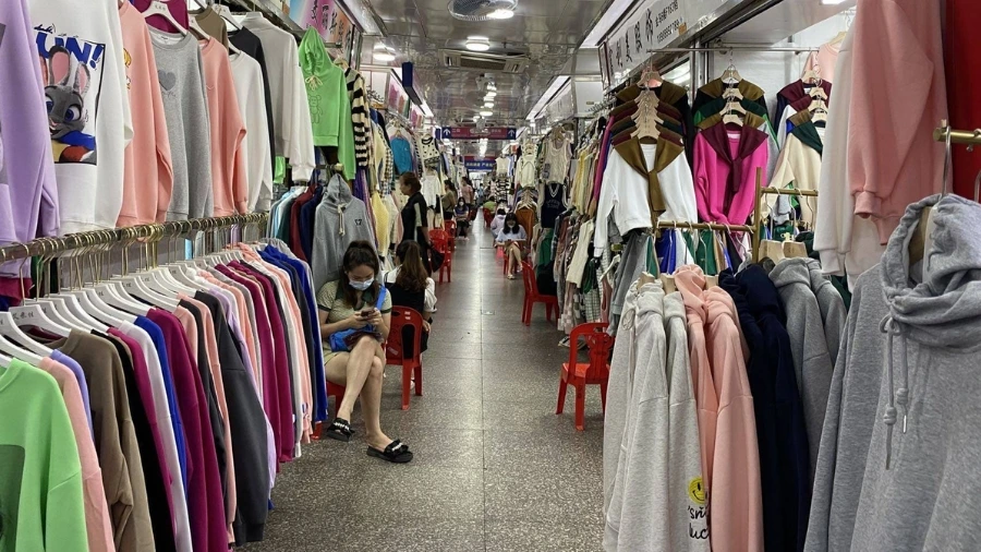So sánh giữa tiểu ngạch và chính ngạch